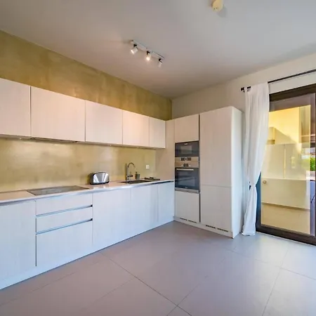 Vila Thalassa Ixia By *