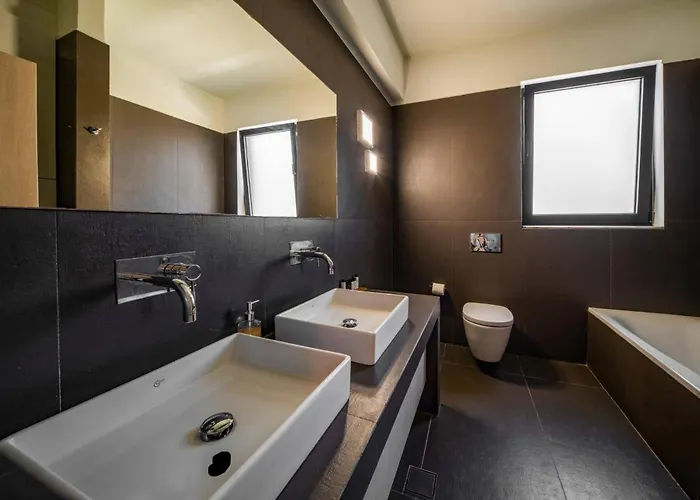 فيلة Thalassa Ixia By إياليسوس